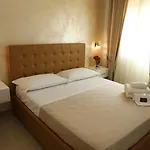 La Bed & Breakfast 4*