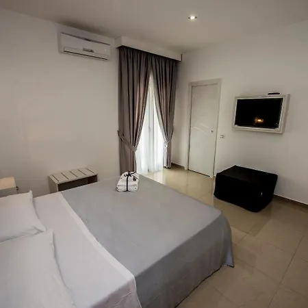 La Bed & Breakfast 4*