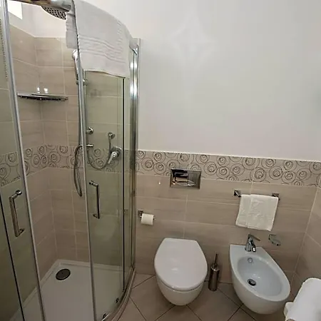 La Bed & Breakfast 4*