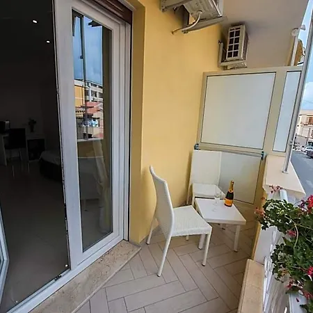 La Bed & Breakfast 4*