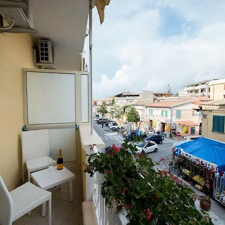 La Oda ve Kahvaltı Tropea